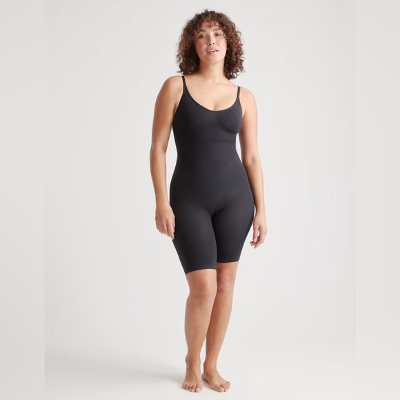 Quince - Strong Compression - Sculpting Mid-Thigh Bodysuit - Black - Medium NWT - Picture 1 of 10